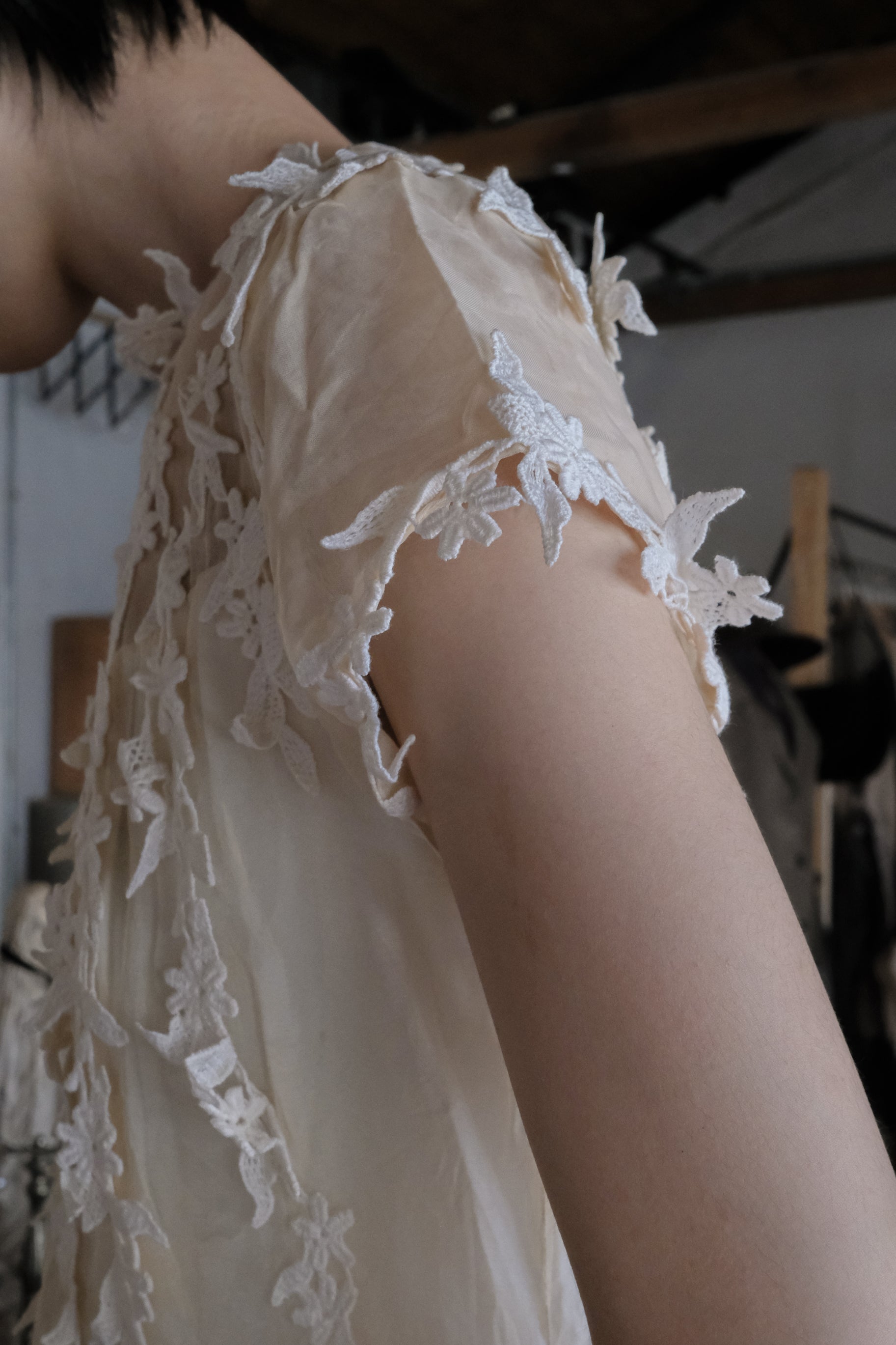 1960-1980's Spring Bud Lace Gown / 古董花朵蕾絲薄紗婚裙