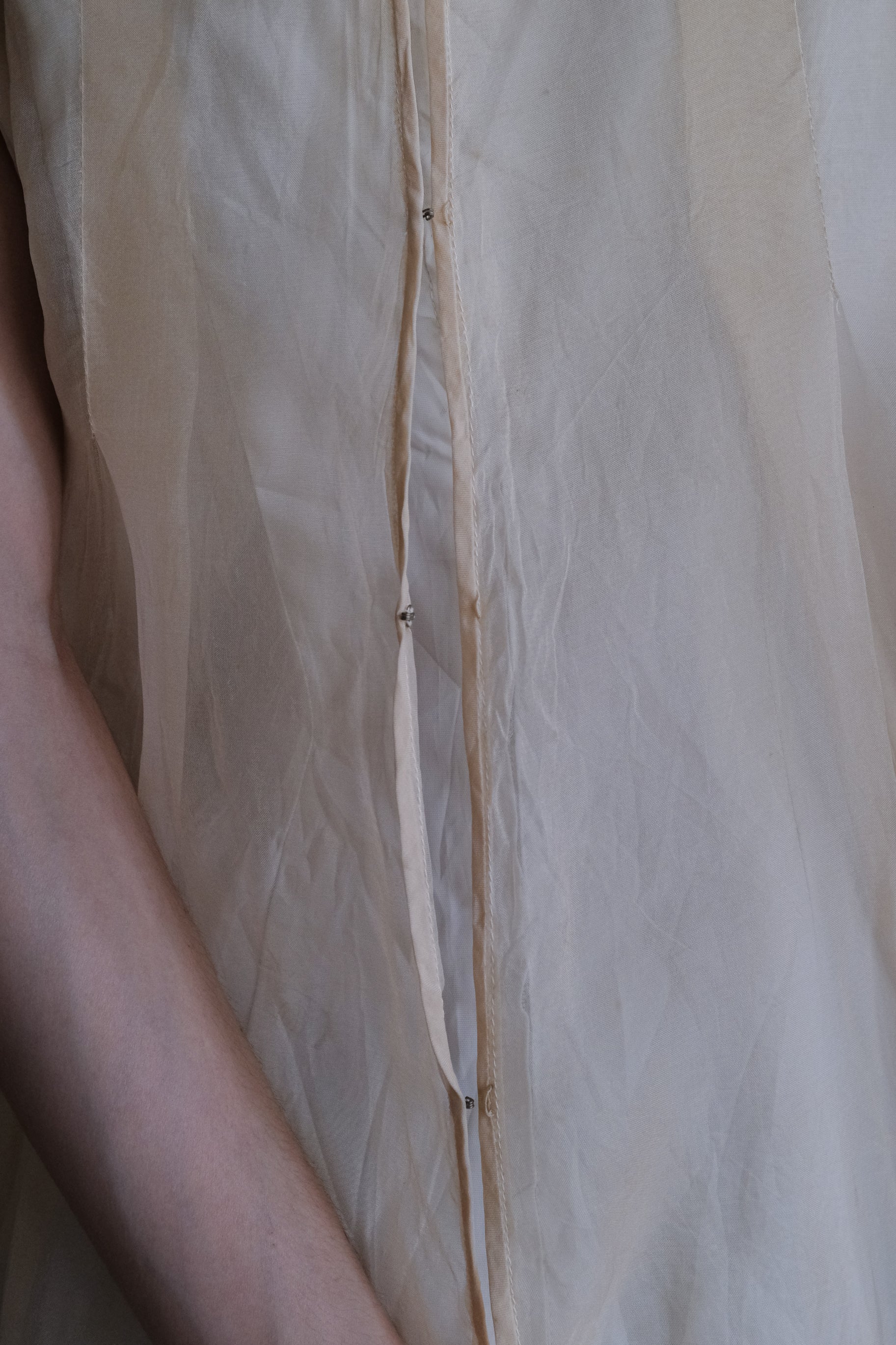 1960-1980's Spring Bud Lace Gown / 古董花朵蕾絲薄紗婚裙