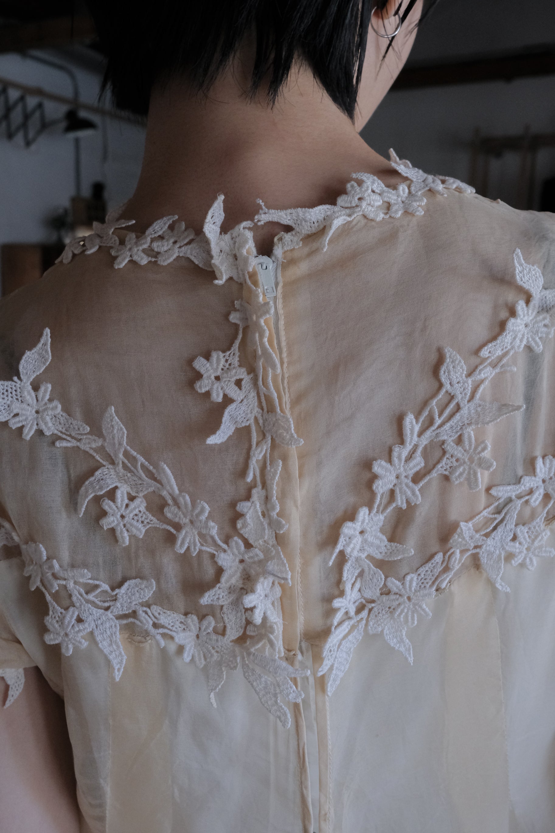 1960-1980's Spring Bud Lace Gown / 古董花朵蕾絲薄紗婚裙