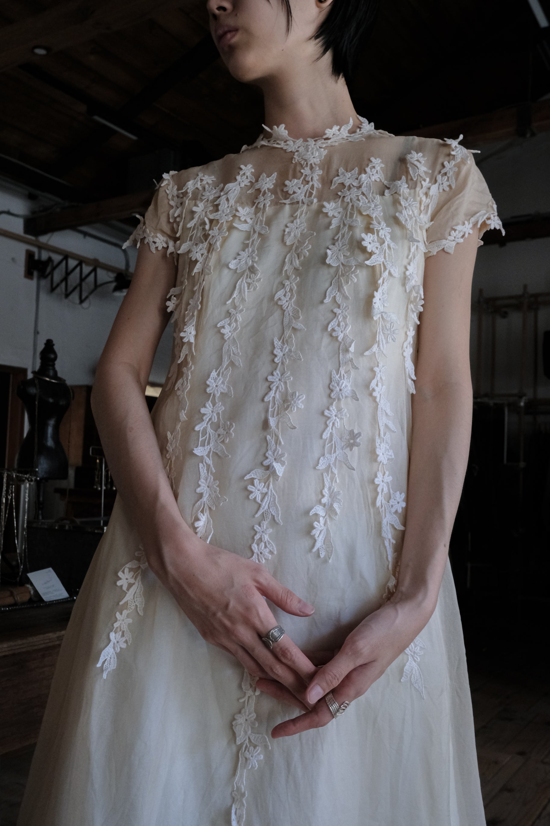 1960-1980's Spring Bud Lace Gown / 古董花朵蕾絲薄紗婚裙