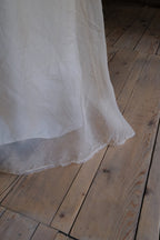 1960-1980's Spring Bud Lace Gown / 古董花朵蕾絲薄紗婚裙