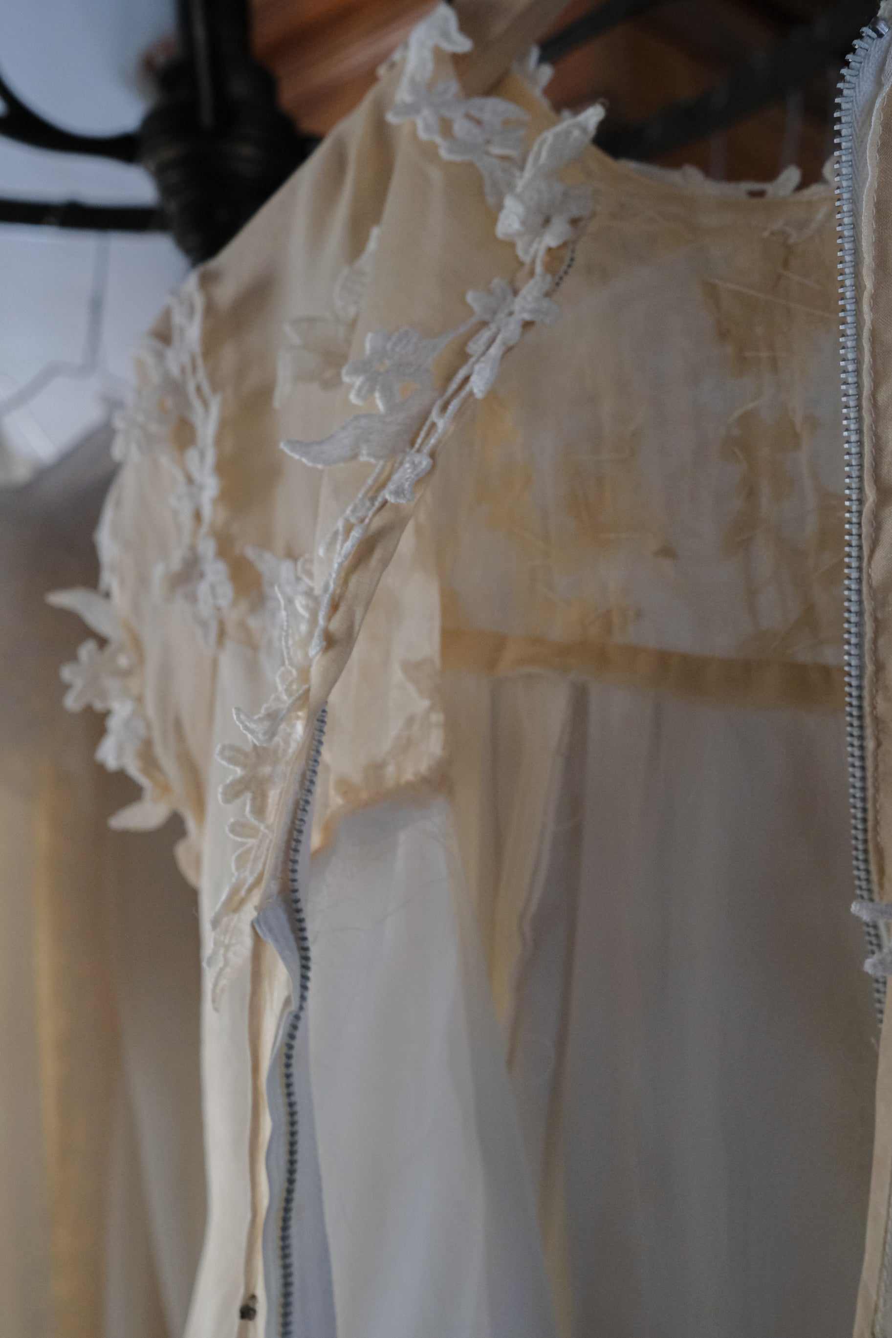 1960-1980's Spring Bud Lace Gown / 古董花朵蕾絲薄紗婚裙