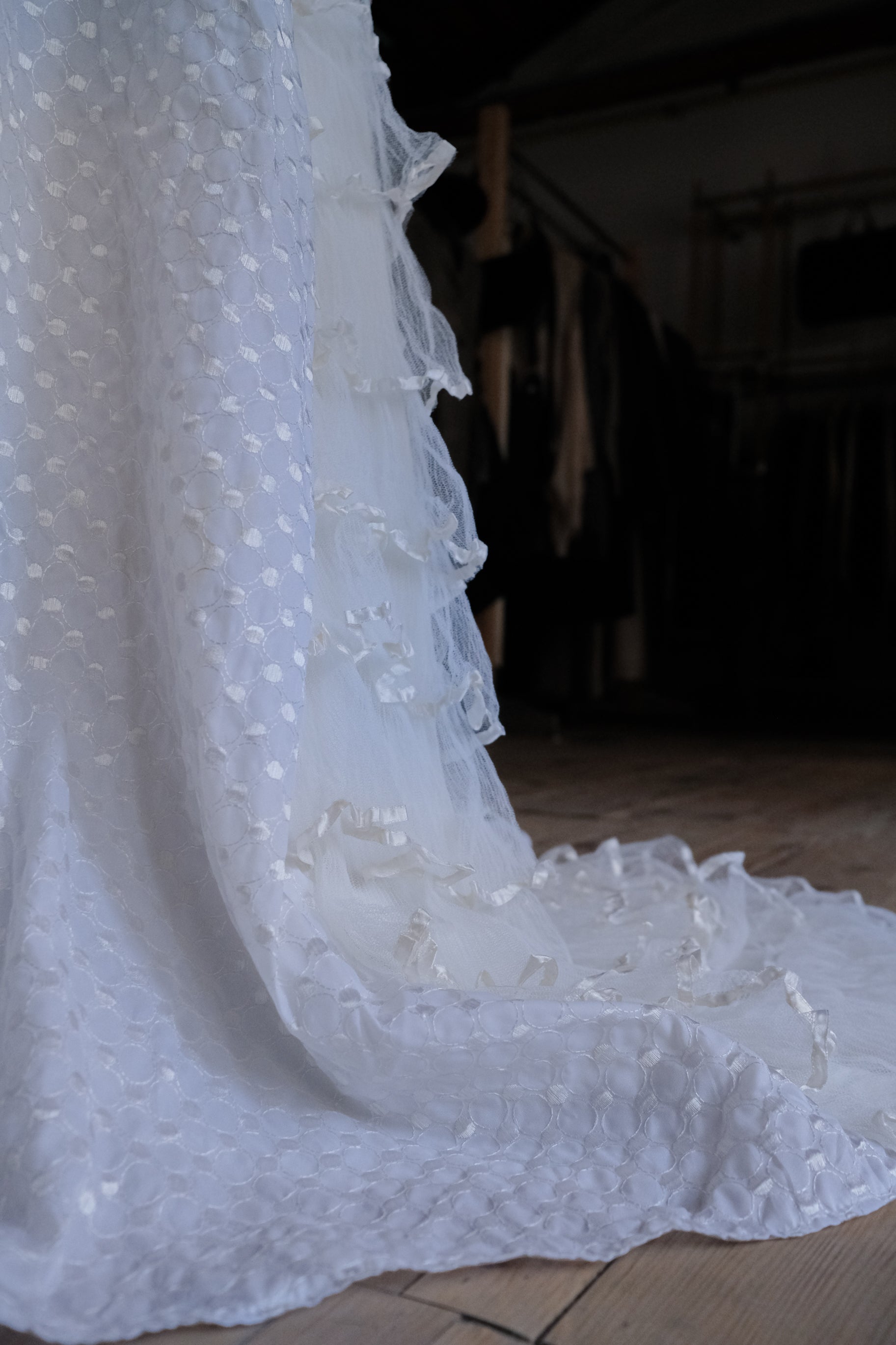 1960-1980's Dotted Jacquard Lace Cascade Gown / 古董波點蕾絲緹花長尾褶婚裙