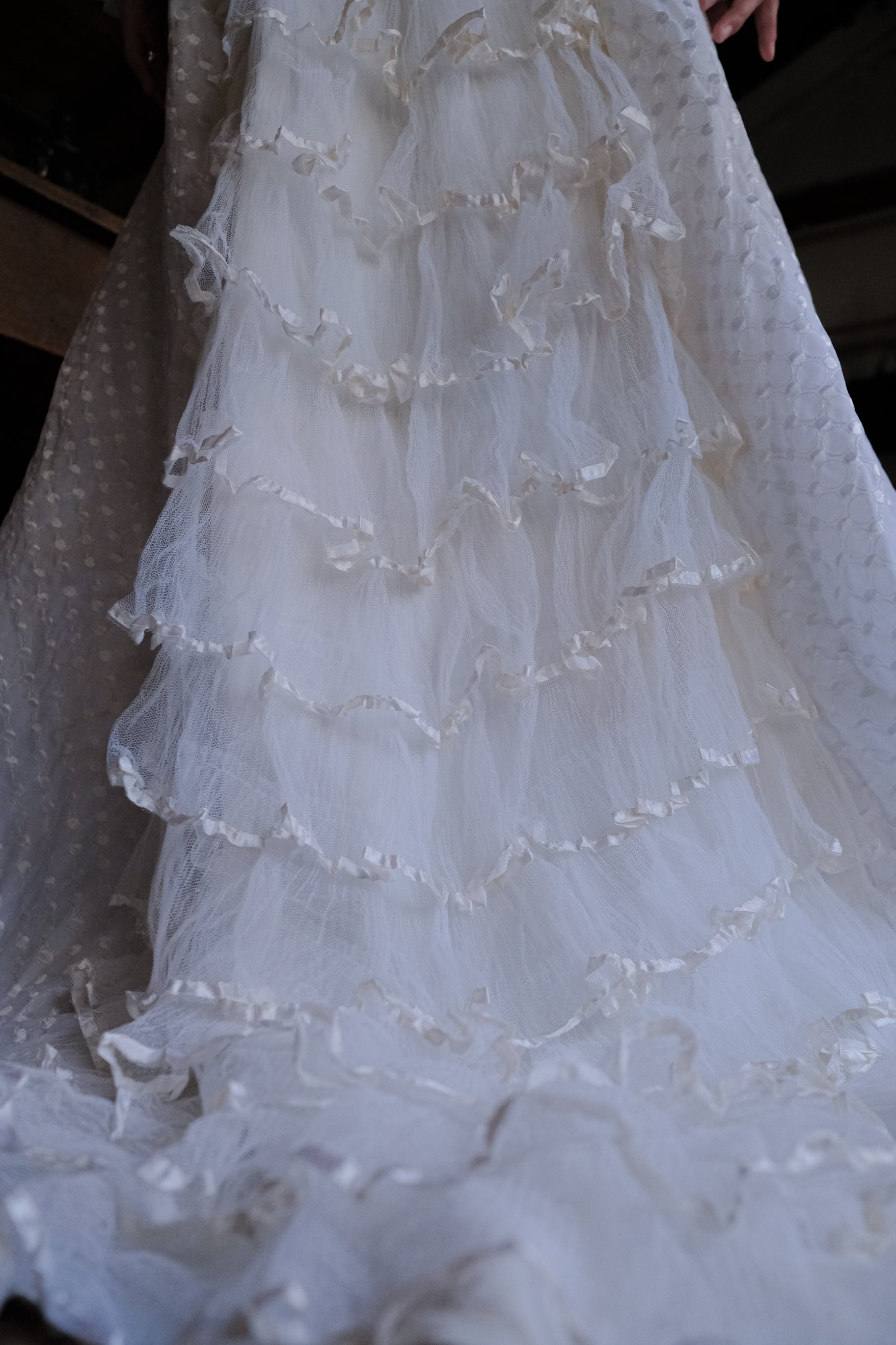 1960-1980's Dotted Jacquard Lace Cascade Gown / 古董波點蕾絲緹花長尾褶婚裙
