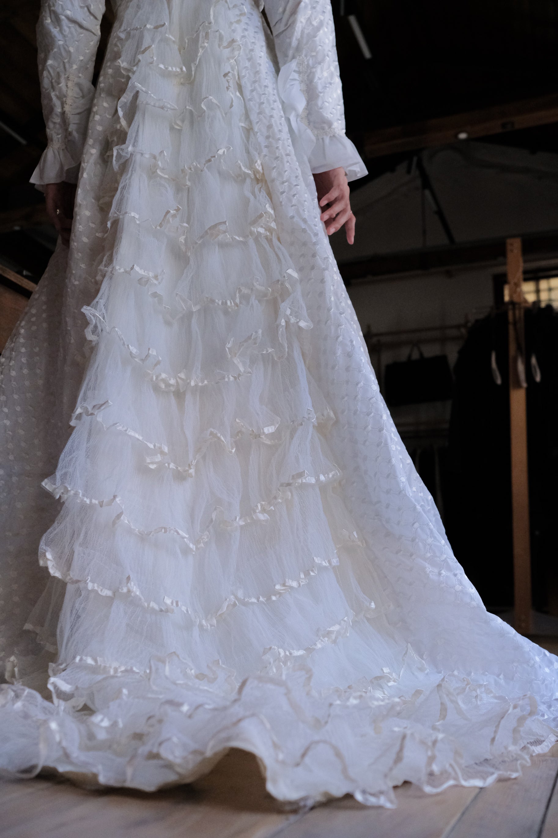 1960-1980's Dotted Jacquard Lace Cascade Gown / 古董波點蕾絲緹花長尾褶婚裙