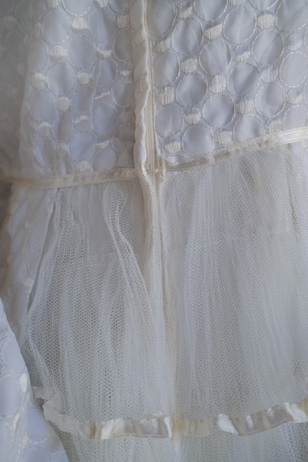 1960-1980's Dotted Jacquard Lace Cascade Gown / 古董波點蕾絲緹花長尾褶婚裙