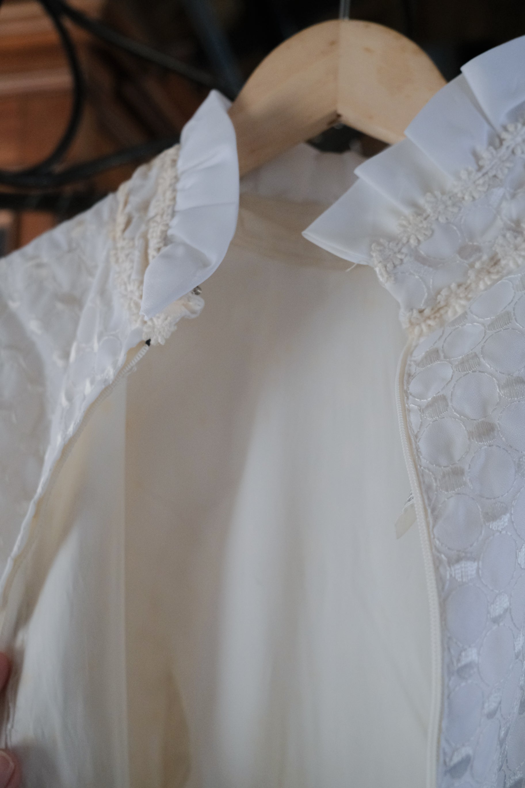 1960-1980's Dotted Jacquard Lace Cascade Gown / 古董波點蕾絲緹花長尾褶婚裙