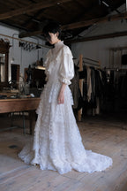 1960-1980's Blossom Tiered Lace Gown / 古董奶油泡泡層疊蕾絲婚裙