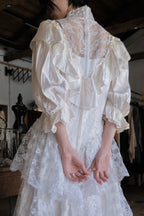 1960-1980's Blossom Tiered Lace Gown / 古董奶油泡泡層疊蕾絲婚裙