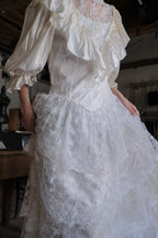1960-1980's Blossom Tiered Lace Gown / 古董奶油泡泡層疊蕾絲婚裙