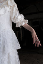 1960-1980's Blossom Tiered Lace Gown / 古董奶油泡泡層疊蕾絲婚裙