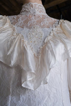 1960-1980's Blossom Tiered Lace Gown / 古董奶油泡泡層疊蕾絲婚裙
