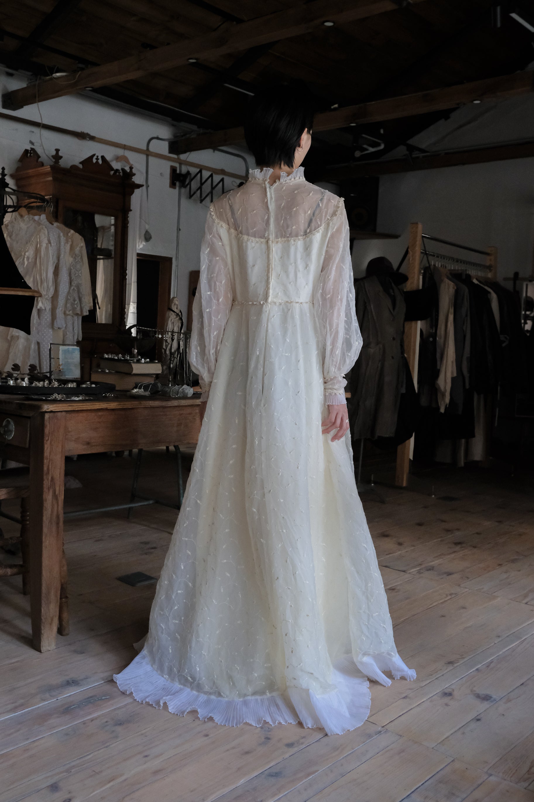 1960-1980's Lace Cloud Gauze Gown / 古董蕾絲雲紗婚裙