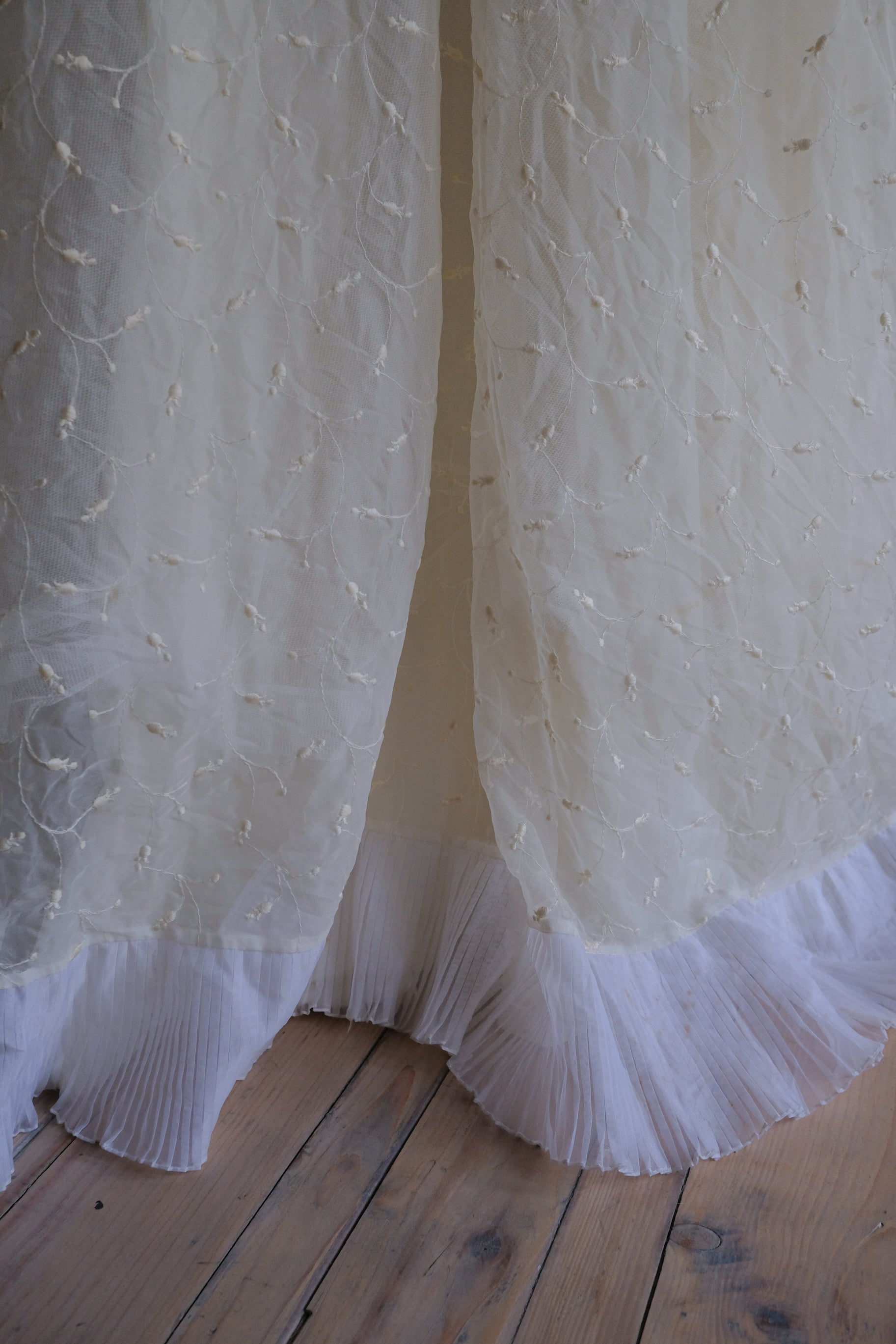 1960-1980's Lace Cloud Gauze Gown / 古董蕾絲雲紗婚裙