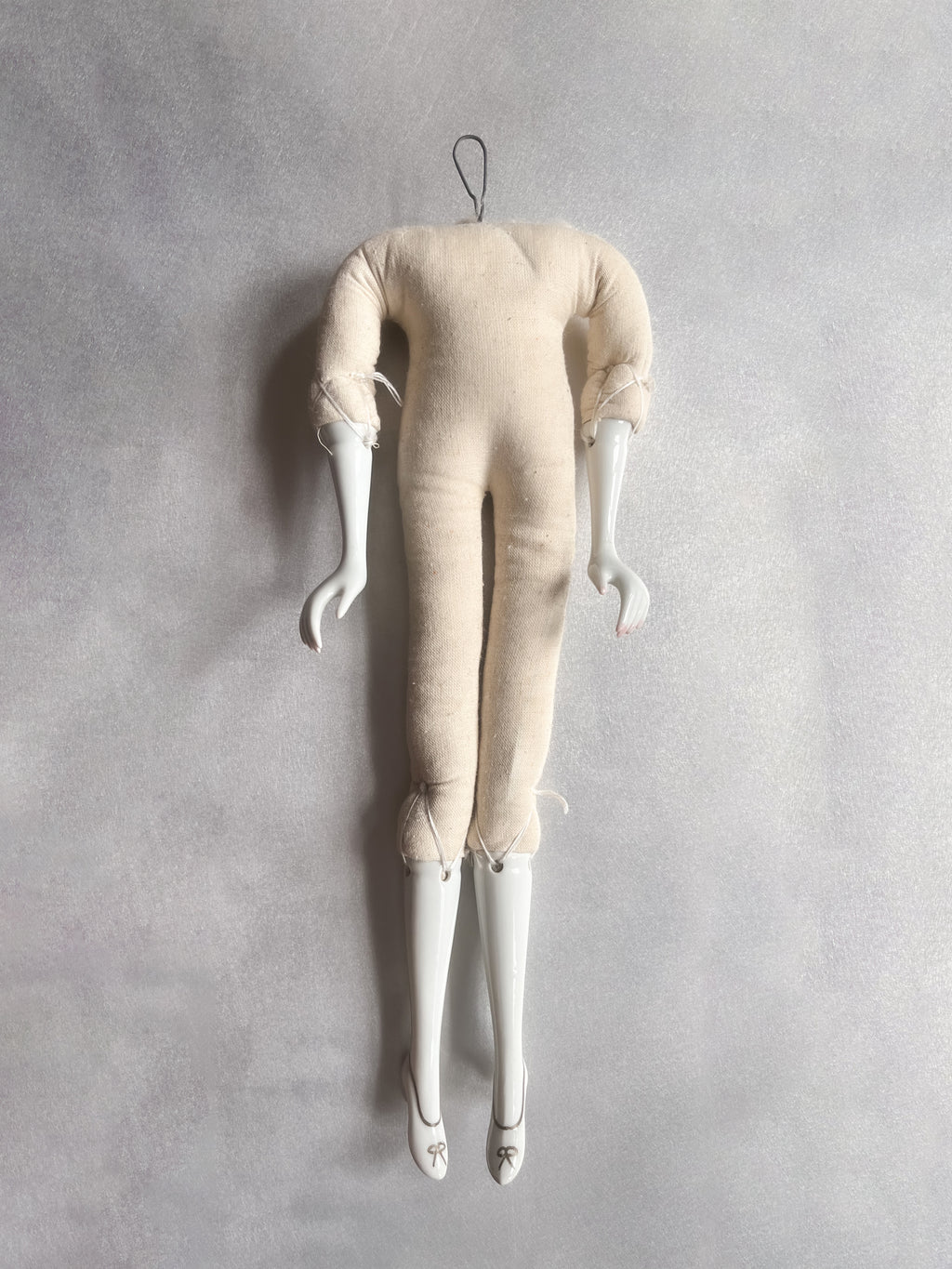 Porcelain Wired Doll / 可調式陶瓷娃娃