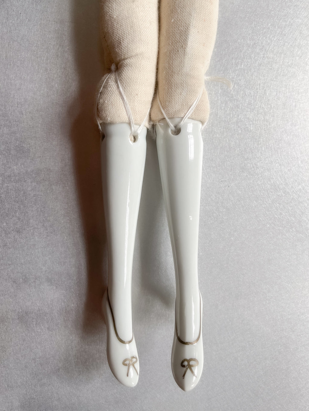 Porcelain Wired Doll / 可調式陶瓷娃娃