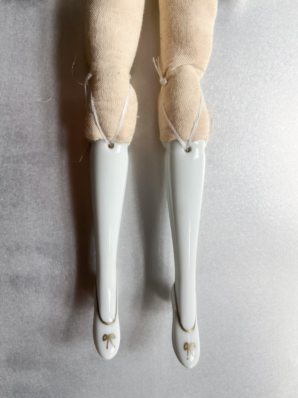 Porcelain Wired Doll / 可調式陶瓷娃娃