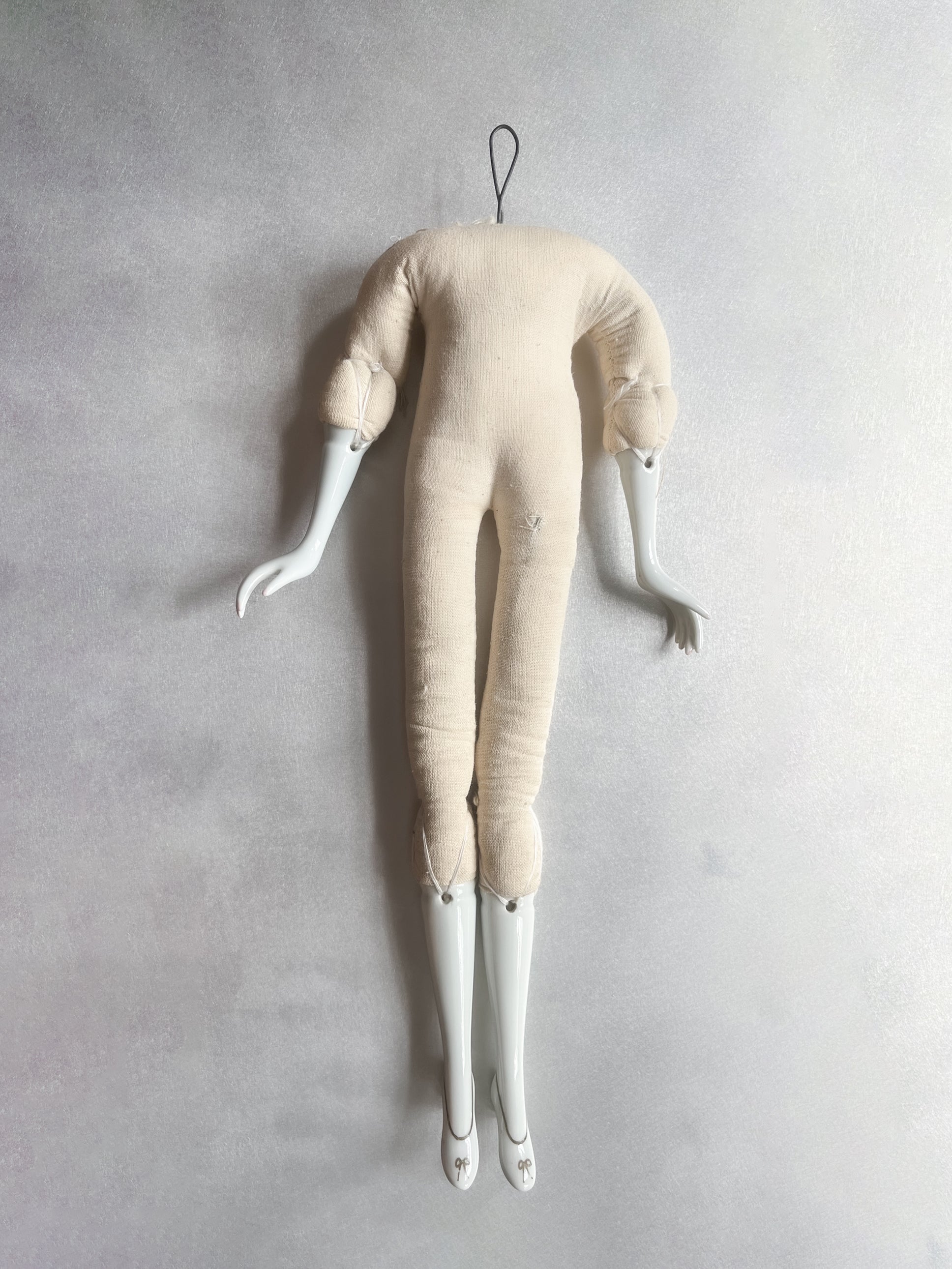 Porcelain Wired Doll / 可調式陶瓷娃娃