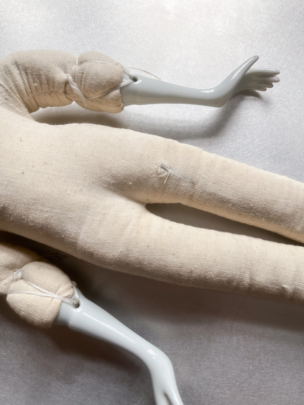 Porcelain Wired Doll / 可調式陶瓷娃娃