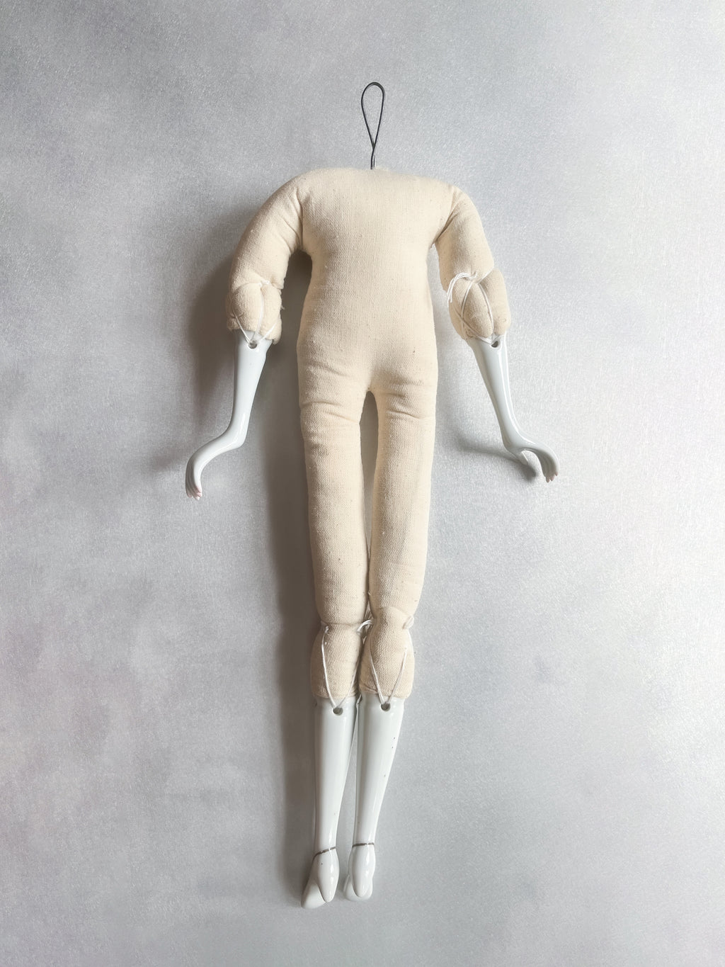 Porcelain Wired Doll / 可調式陶瓷娃娃