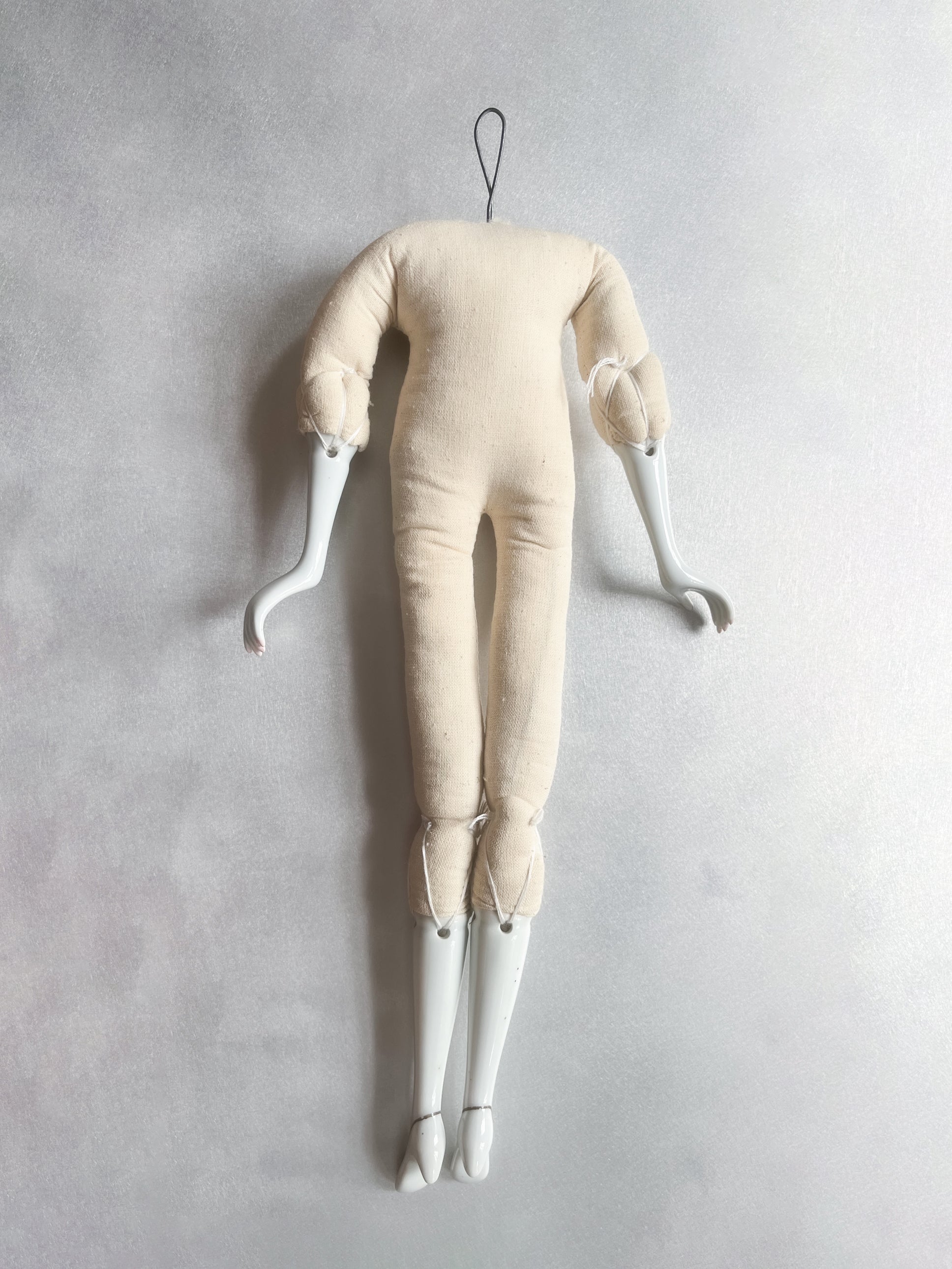 Porcelain Wired Doll / 可調式陶瓷娃娃