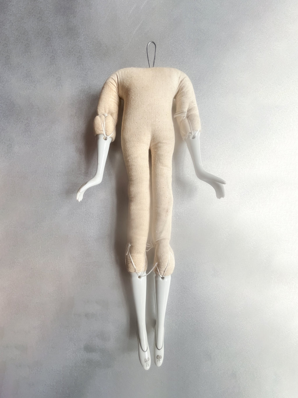 Porcelain Wired Doll / 可調式陶瓷娃娃