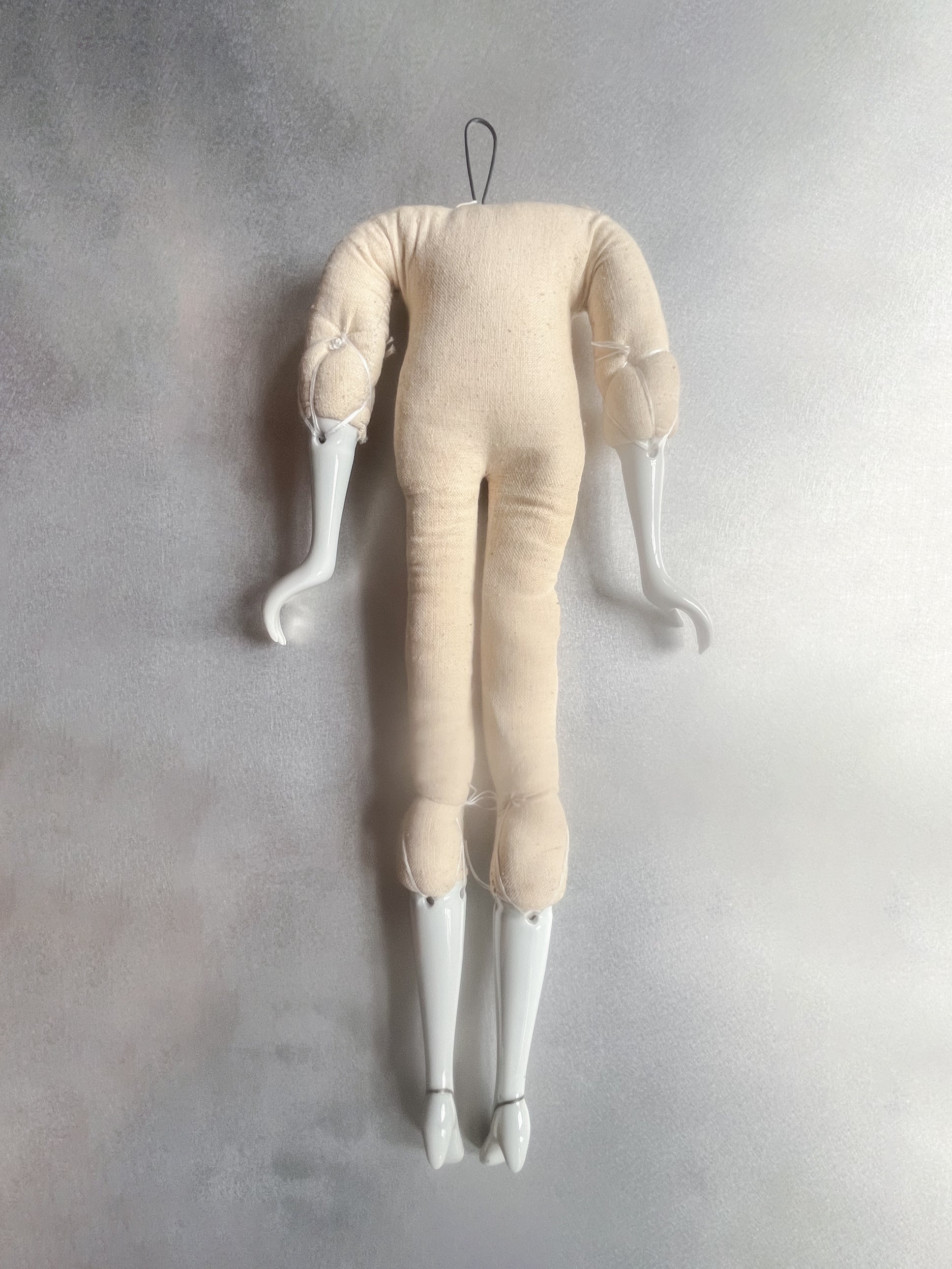 Porcelain Wired Doll / 可調式陶瓷娃娃